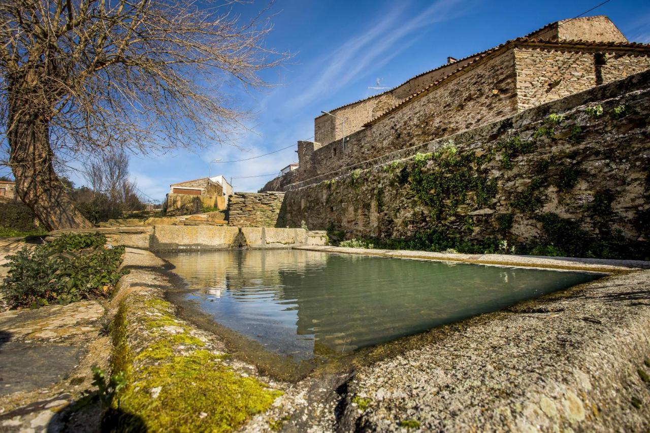El Hogar Del Herrero Ahigal de los Aceiteros エクステリア 写真